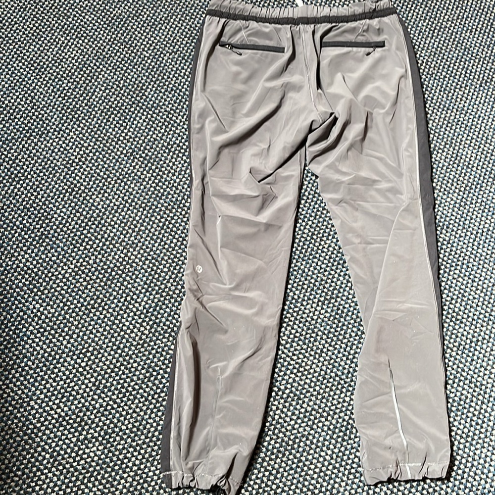 Lululemon Gray Jogger Side and Back Zip Pockets - Picture 10 of 12